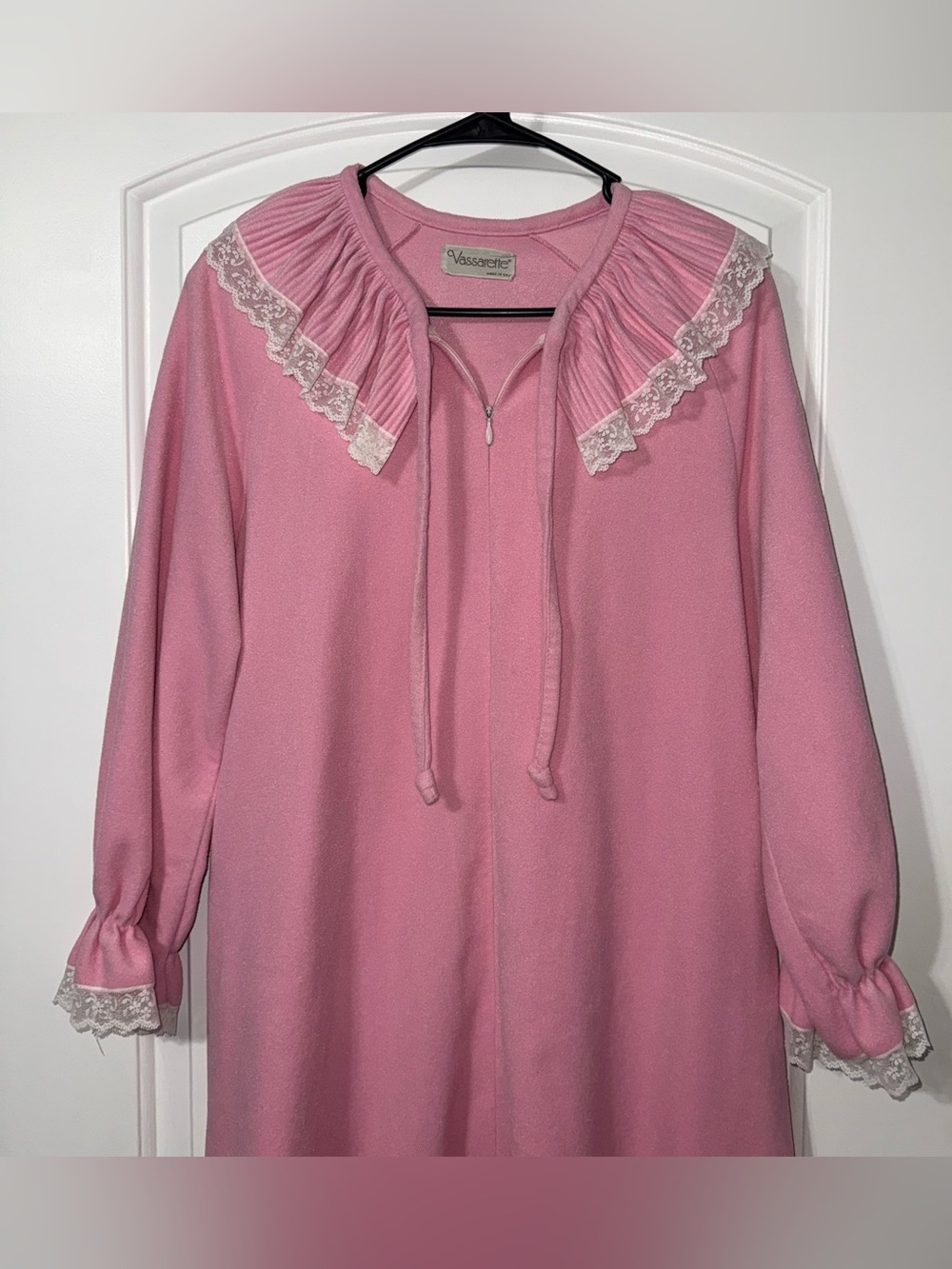 Vintage Vassarette Pink Maxi Night Gown Women’s Size Large Lace Detail Pockets